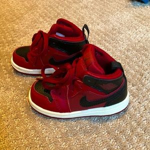 NWOT 5c nike maroon and black